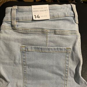 New with Tags. Lane Bryant. Signature Women's Light Blue Jeans